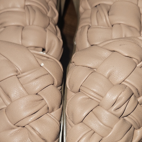 Steve Madden Women's Beige Braided Sandals - Picture 4 of 9